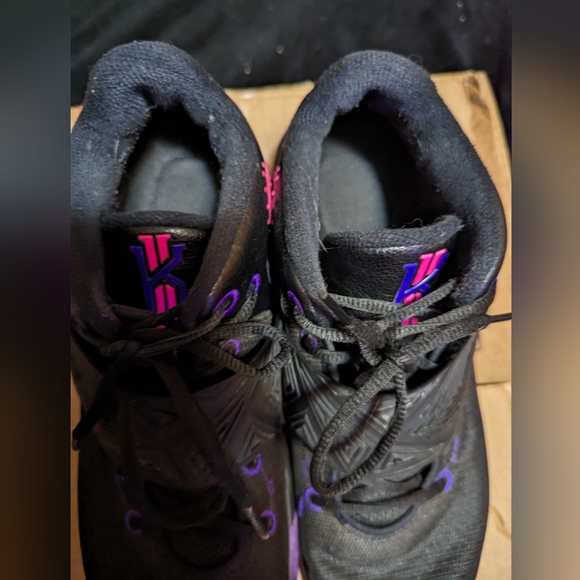 Nike Kyrie Irving fly trap Fierce Purple basketball size 11.5 black purple - Picture 14 of 15